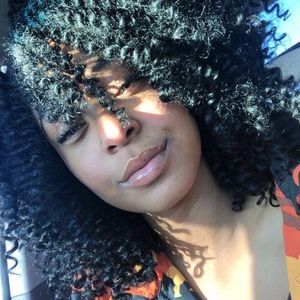 Meet your Posher, Lakia